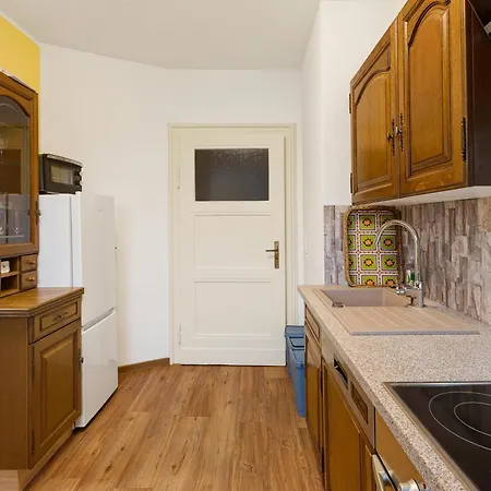 Apartment Haus 145 *