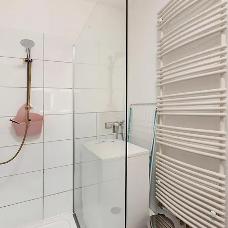 Apartment Haus 145 *