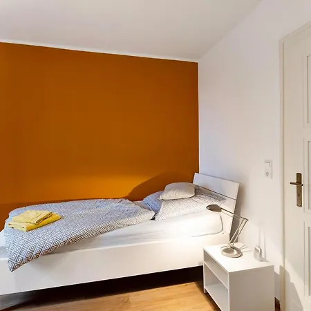 Haus 145 *