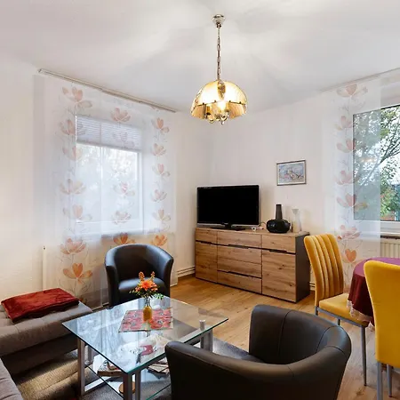 Haus 145 *