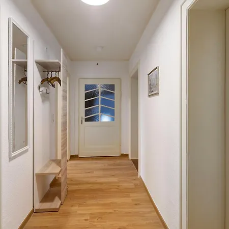 Apartment Haus 145 *