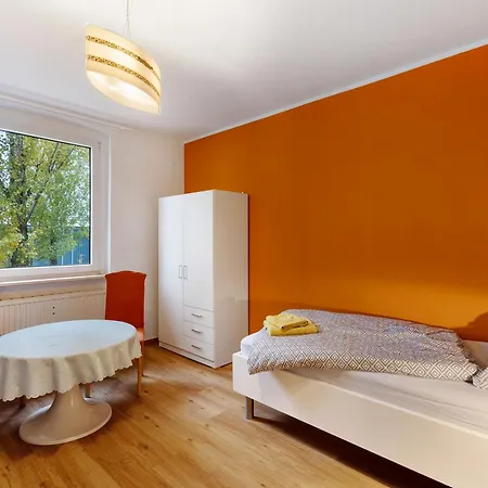 Haus 145 *